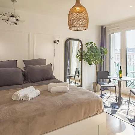 Apartment Le Reflet Secret - Hypercentre - Balneo Troyes