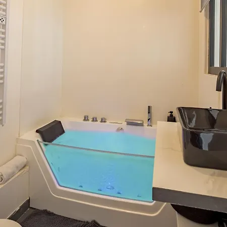 Le Reflet Secret - Hypercentre - Balneo Apartment Troyes